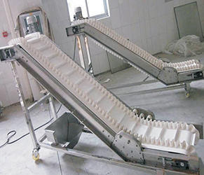 食品爬坡輸送機(jī)